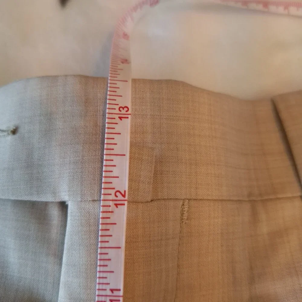 Antas Size 38 Malibu Beige Shorts by Botto Giuseppe‎ 96% Wool 4% Spandex